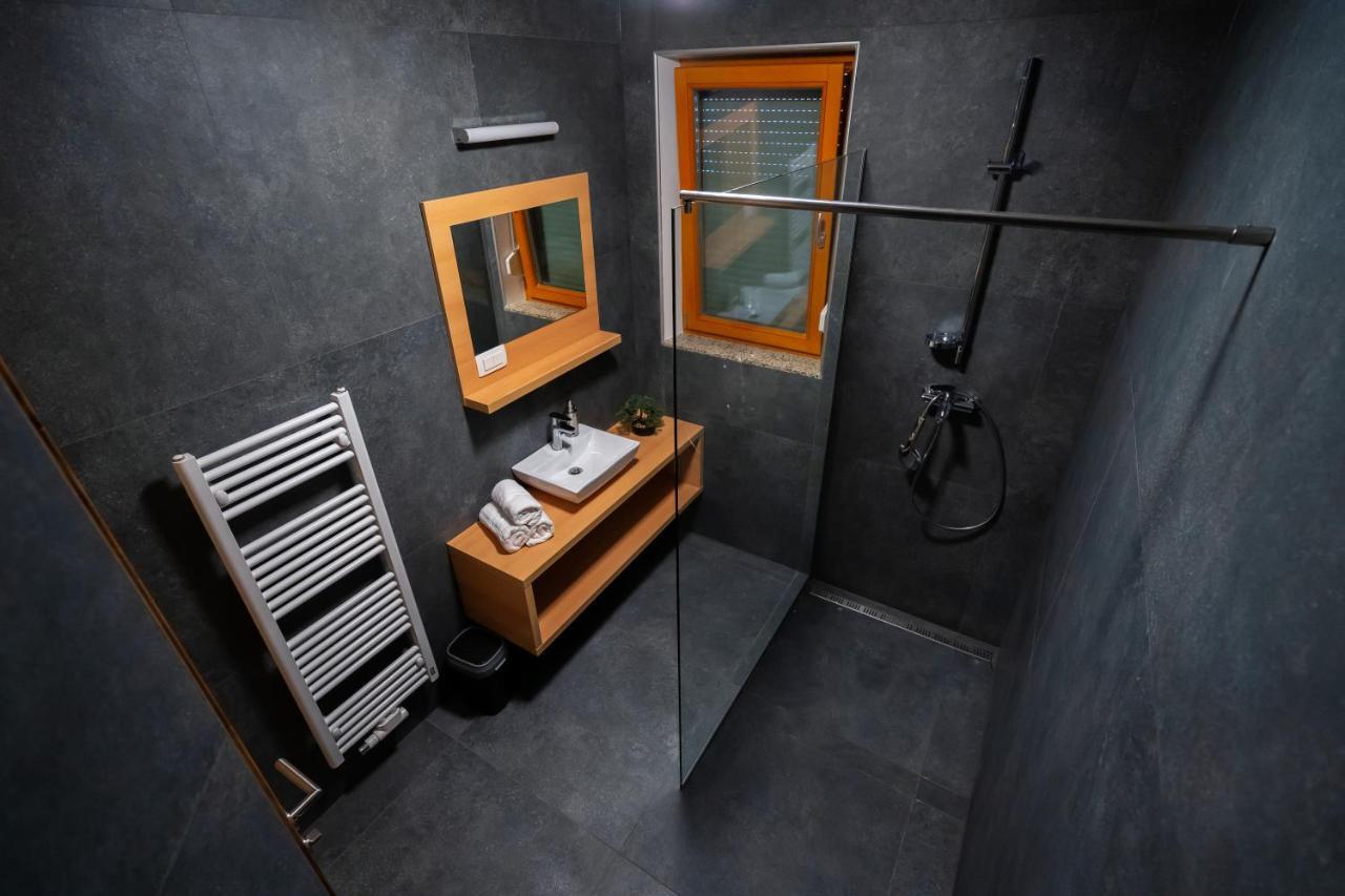 Pjagodic Apartments & Wellness ツェルクニェ・ナ・ゴレニスケム エクステリア 写真