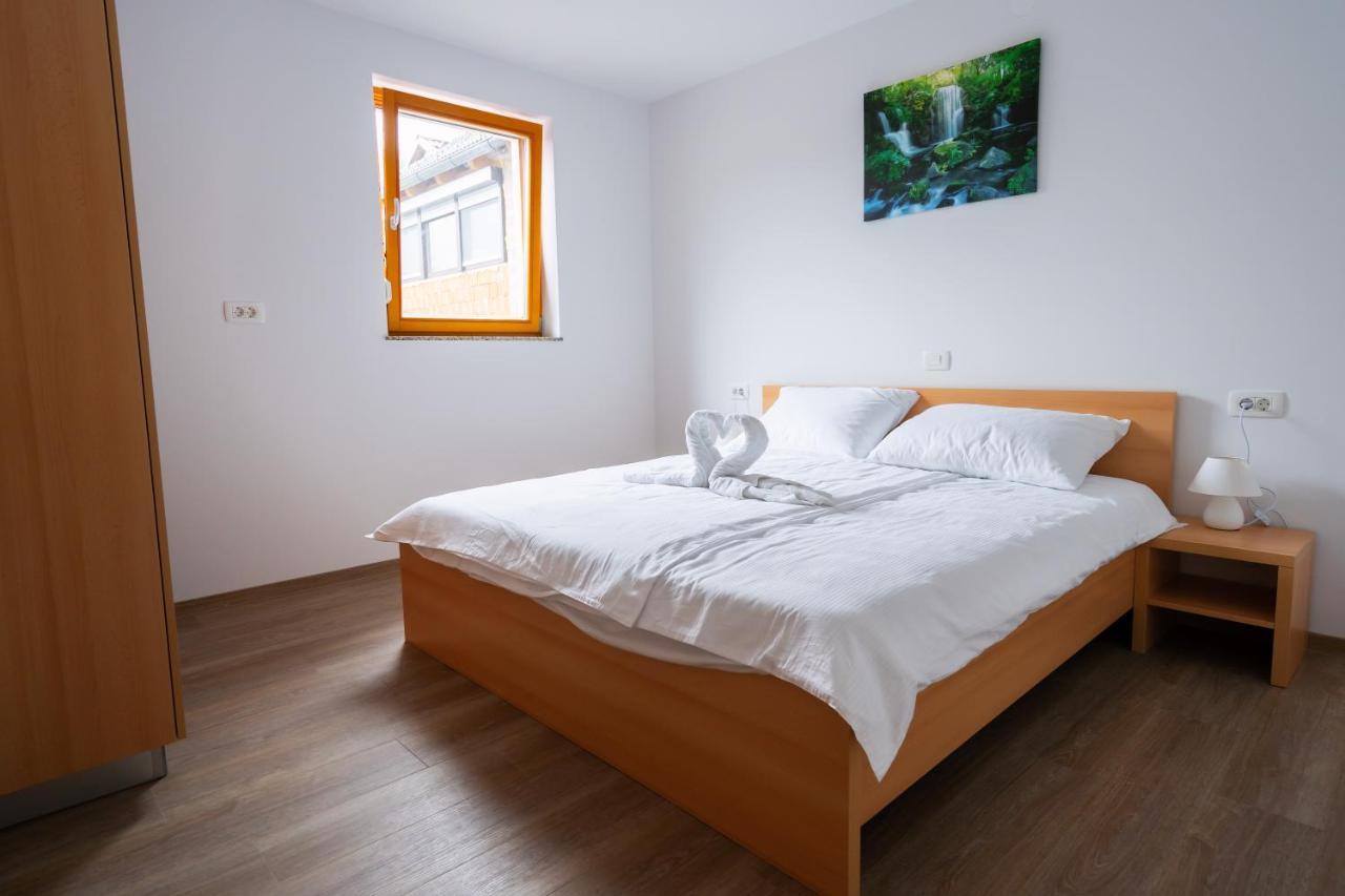 Pjagodic Apartments & Wellness ツェルクニェ・ナ・ゴレニスケム エクステリア 写真